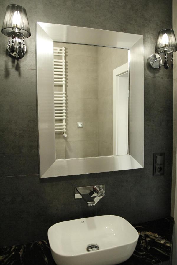 Apartament W Centrum-Garaz Kielce Kültér fotó